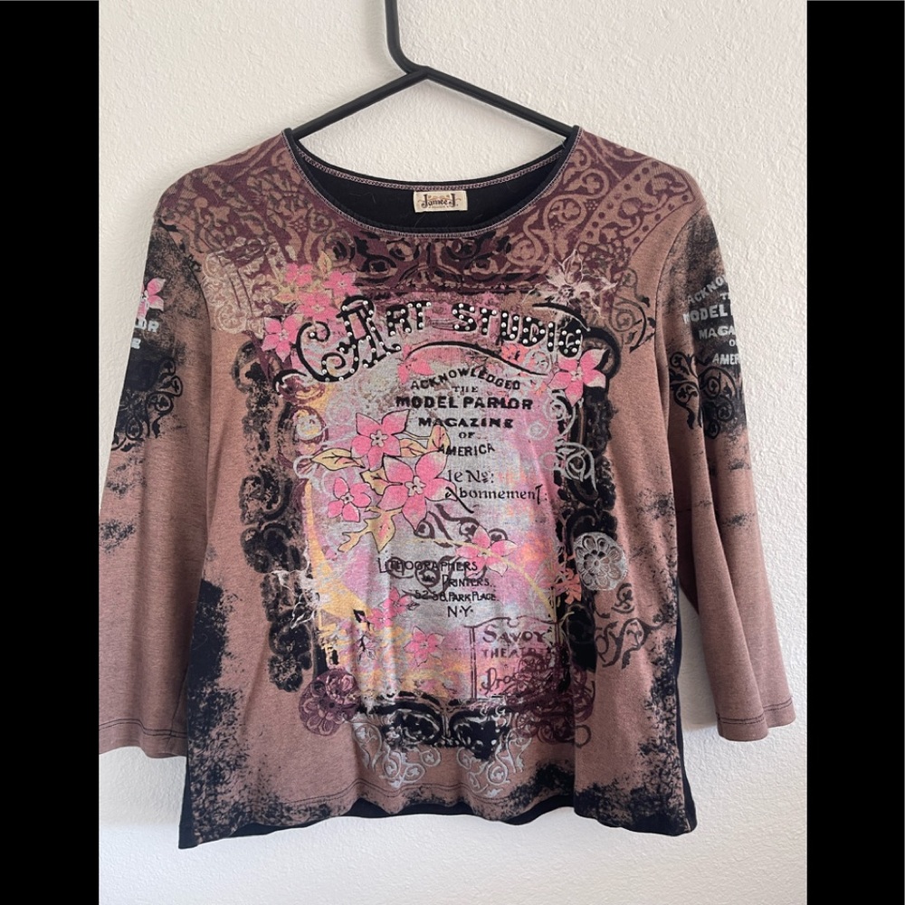 jamee j 3/4 sleeve art studio top